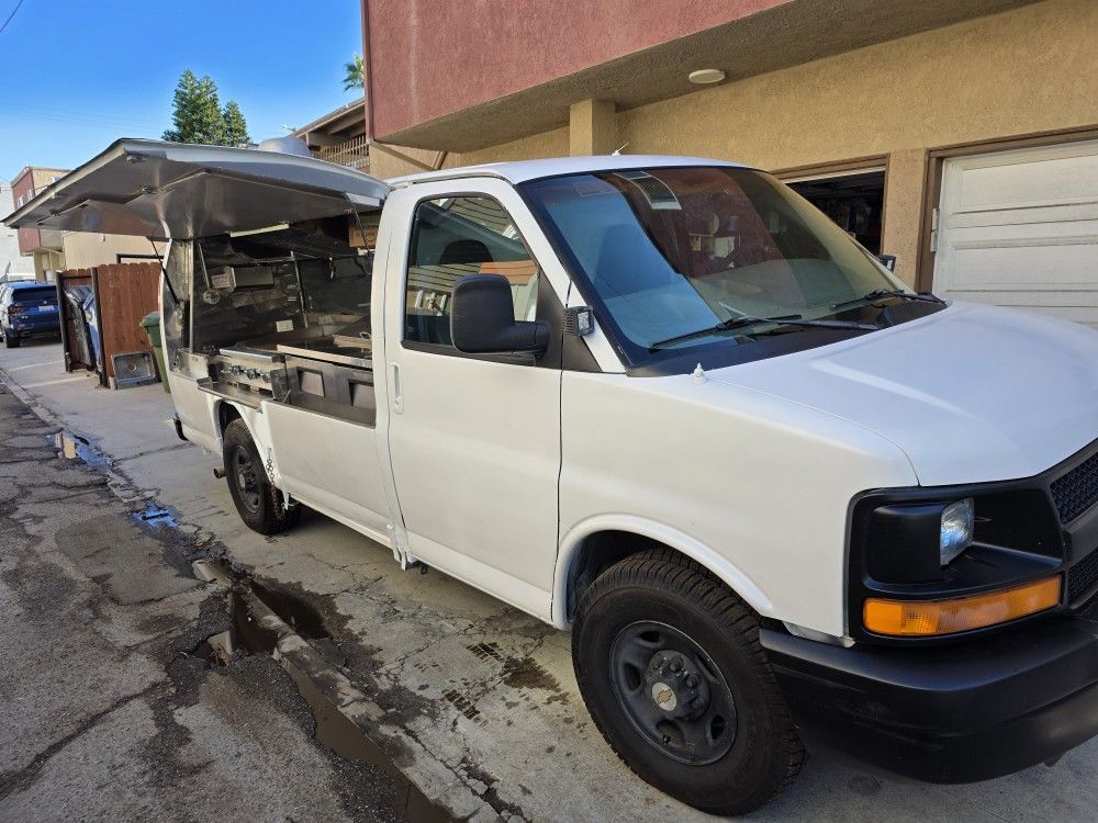 Food Truck 2004 Chevrolet Express
