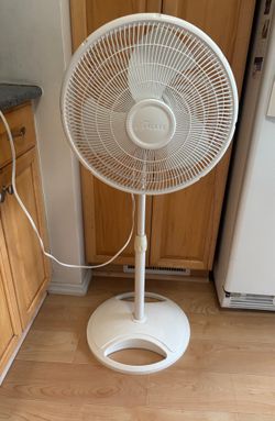 Galaxy Adjustable Oscillating Floor Fan