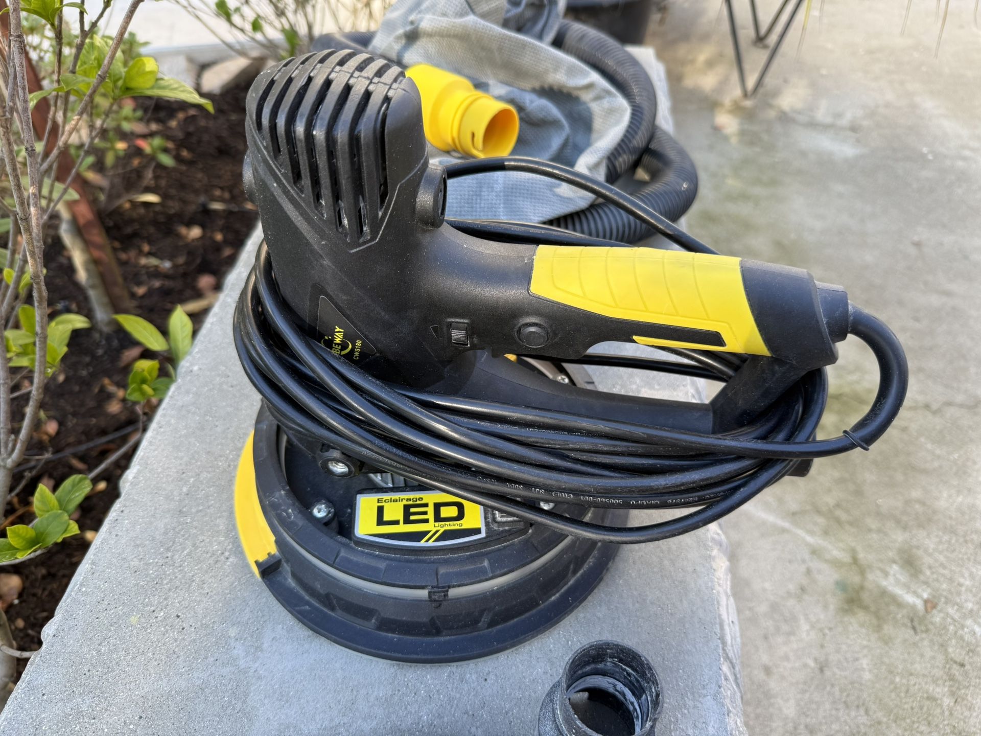 CubeWay Drywall Sanders – Pole & Handheld