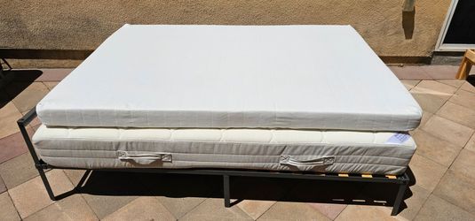 Complete FULL size bed