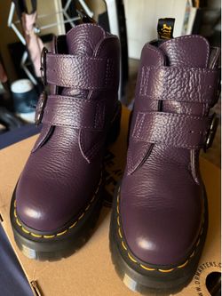 Women’s Doc Martens new ✨