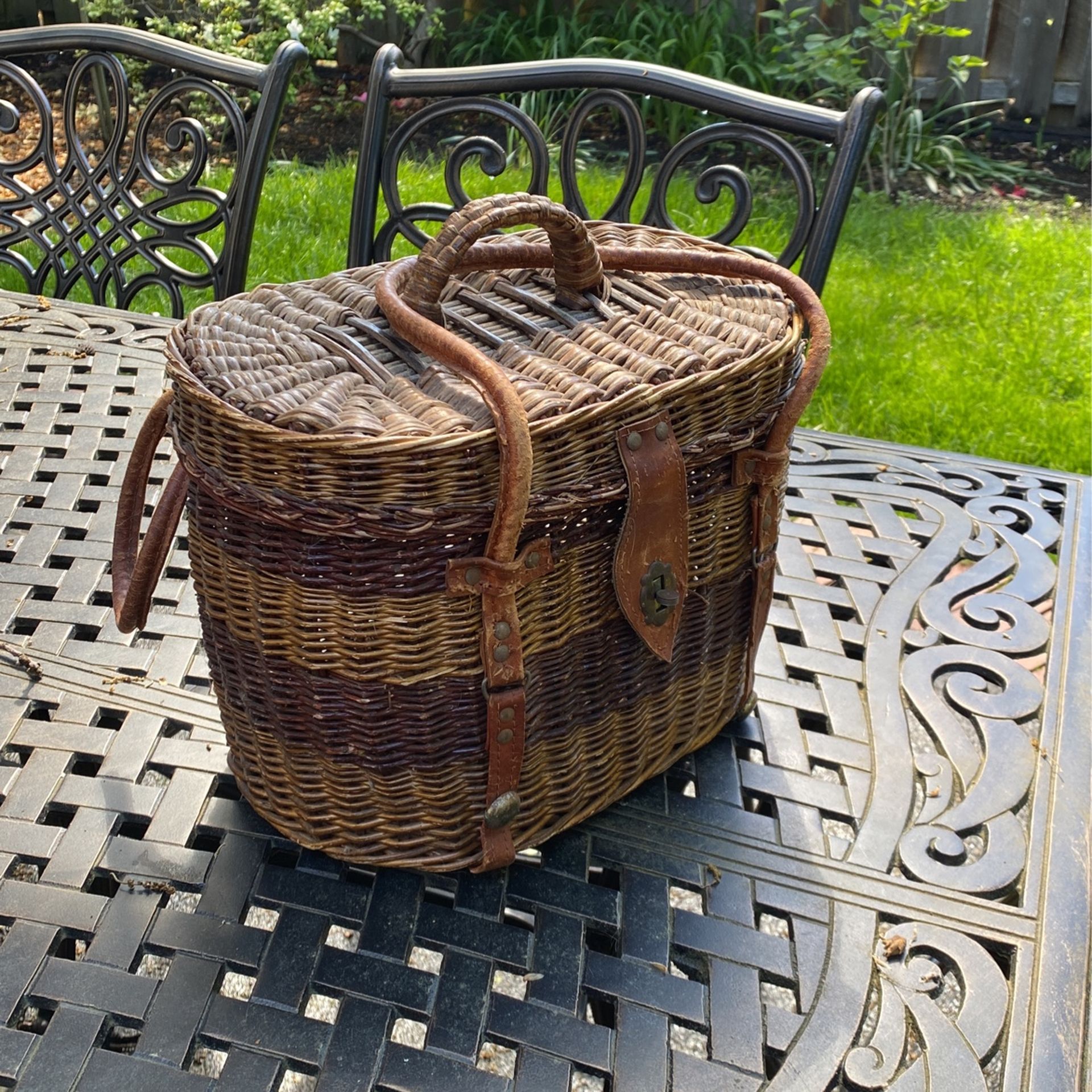 Vintage Fishing Creel