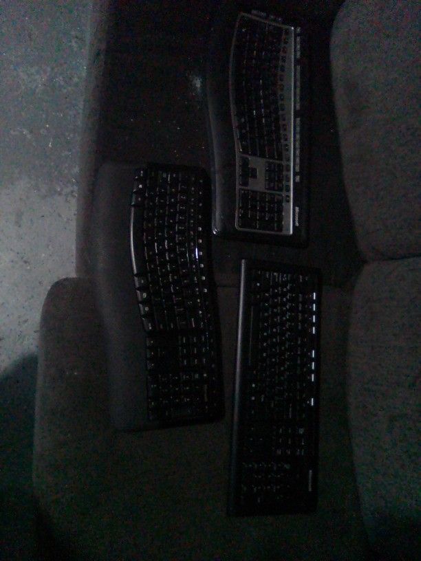 3 Bluetooth Microsoft Keyboards