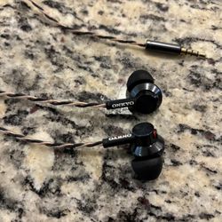ONKYO HI RES EARBUDS  E700M(B)