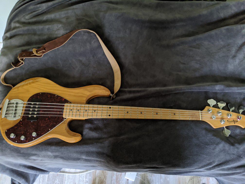 Ernie Ball MM3 5 String Bass
