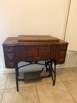 Standard treadle sewing machine