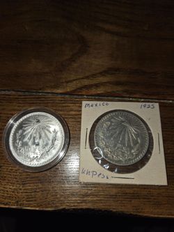 2- Mexico Un Peso silver 1945, 1923