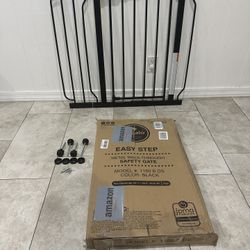 Easy Step Pet Gate / Baby Gate - Fits Openings 29” - 38.5”