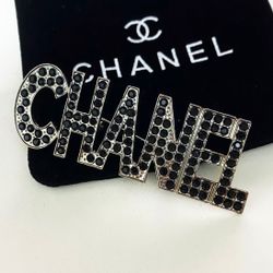  Brooch