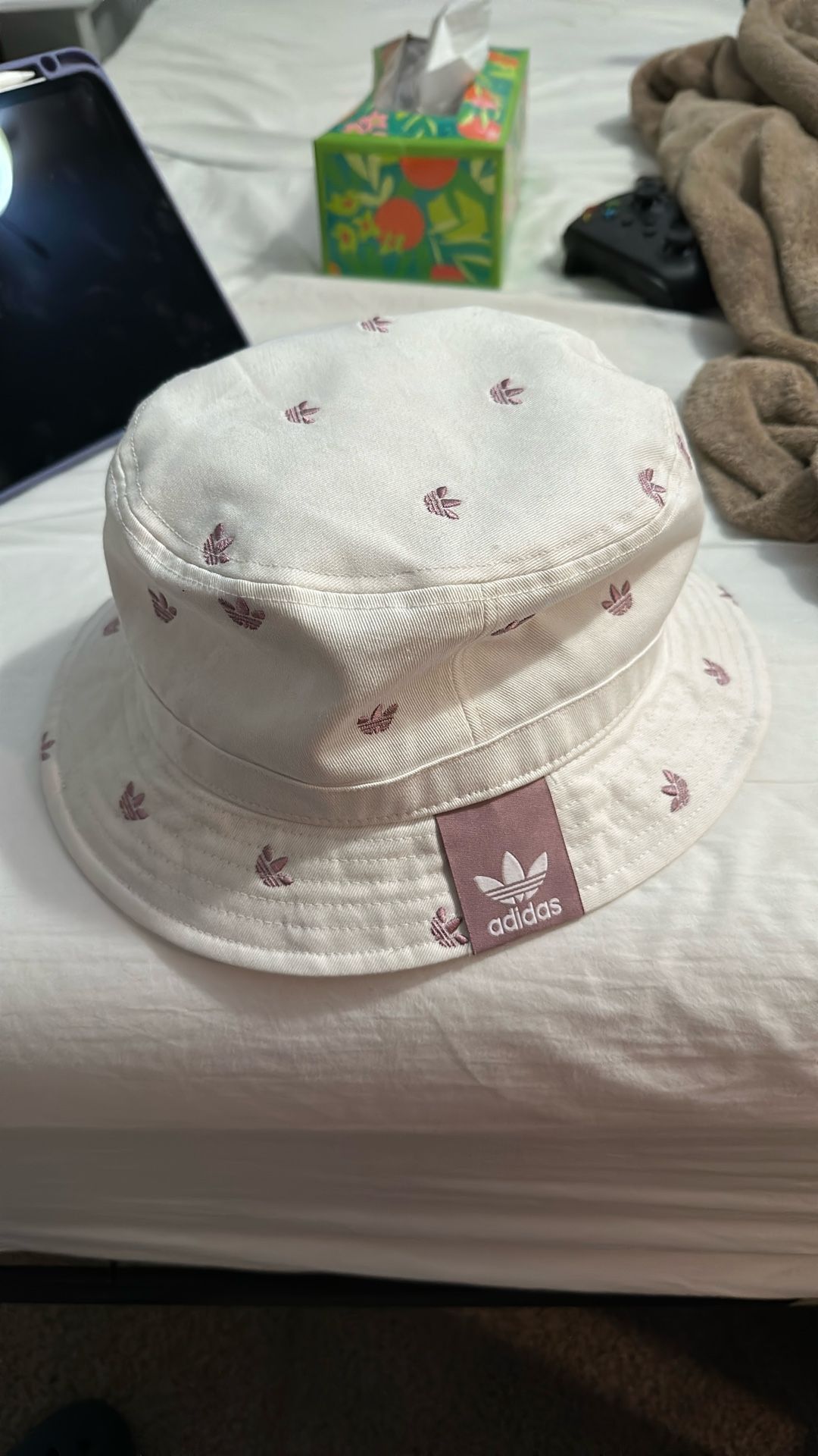 Adidas bucket hat