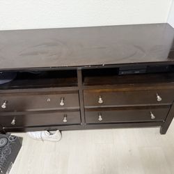 TV stand/Dresser Black. 