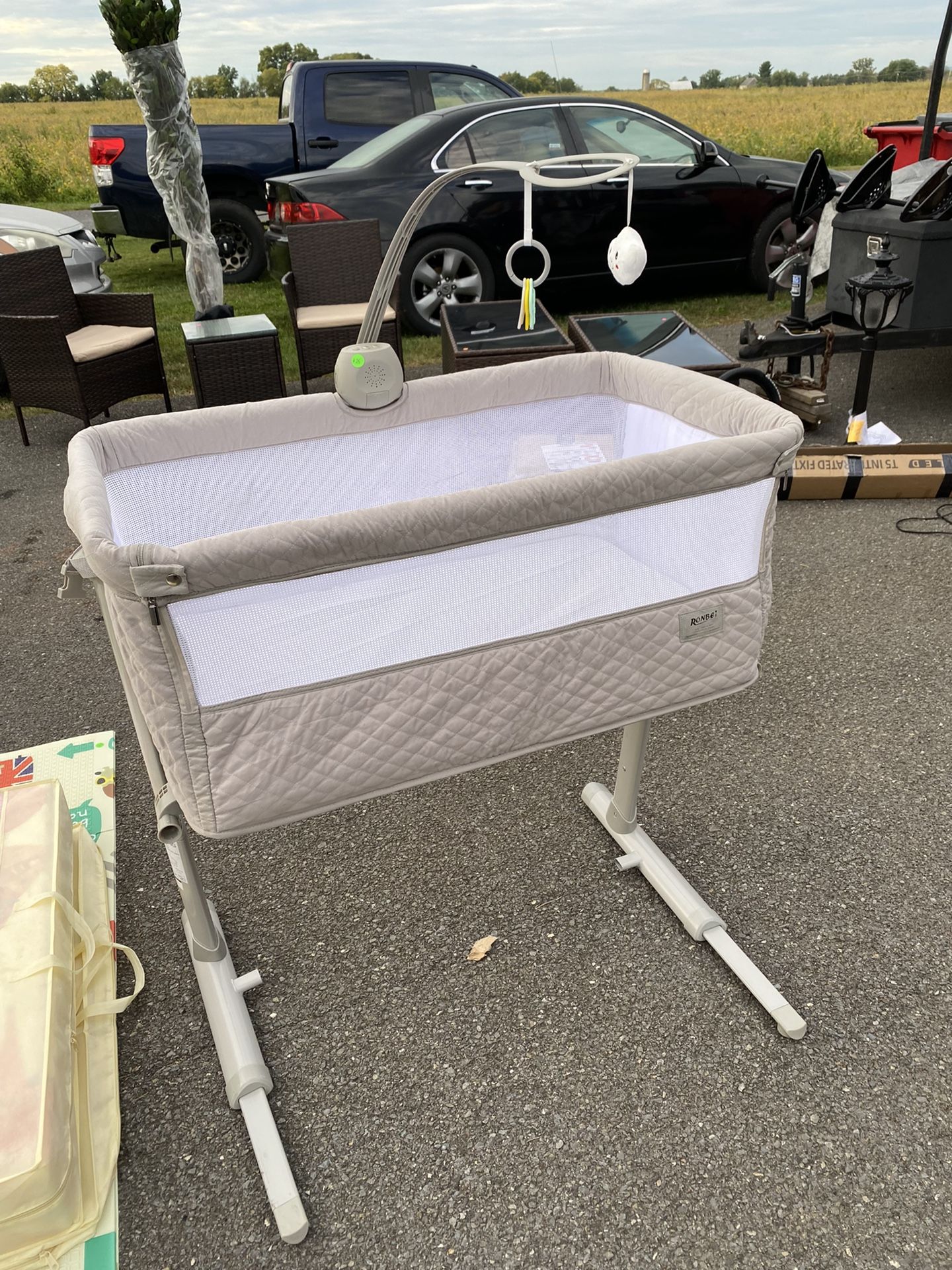 Baby Bassinet  -New 