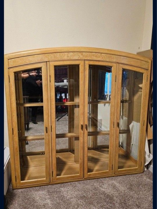 Hutch Cabinet - Free