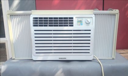 Air Conditioner Blows Ice Cold Air - 6,000 BTU's - Side Extendable Panels 17" W X 13" D X 13" T