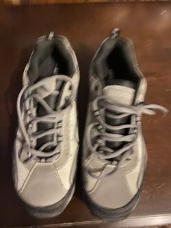 New!!! Work shoes size 12