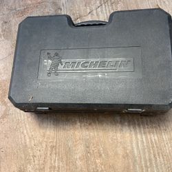 Michelin Emergency Roadside Kit