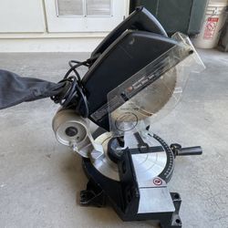 Black & Decker power miter saw