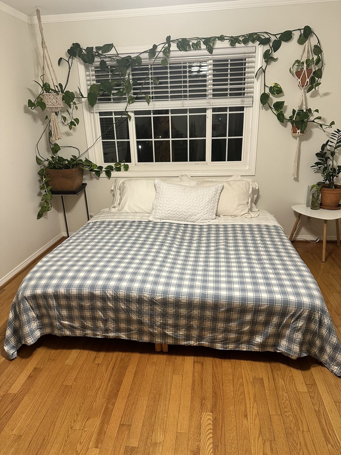 Two Twin Beds That Connect To Make A King Bed