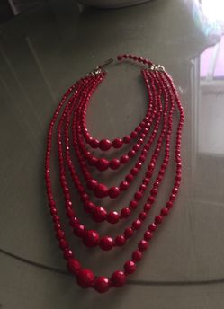 Beautiful vintage red glass necklace