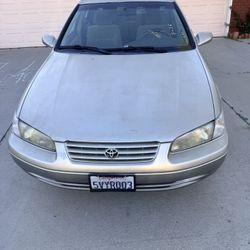 1999 Toyota Camry LE 