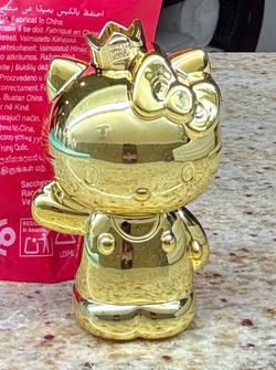 Full set Gold Hello Kitty  Burger King + 5 friends