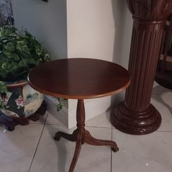 Bombay Company Medium Cherry  Oval Coffee Table,measures 21" H x 14" W x 19" L.