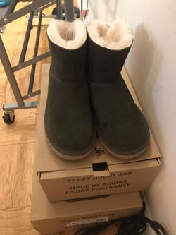 SIZE 7!! Ugg Boots for Sale! New!