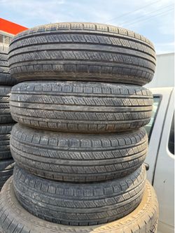 Vendo 205/75/R14 las 4 llantas por $170 con un 80% de vida