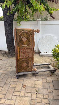 Free Cedar Chest in Need of Total Restoration!