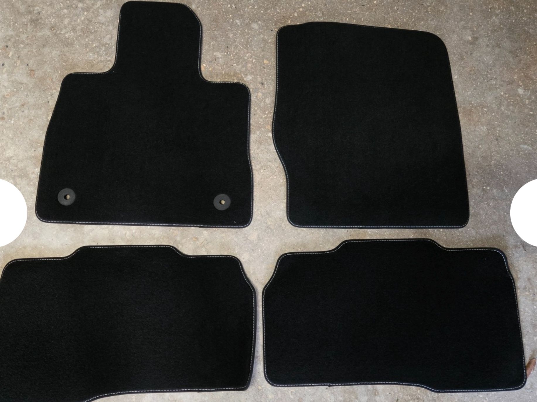 2020-2025 Genuine Ford Explorer Black Carpet Front and Rear Floor Mats 4PC SET Like New $50.00 Universal Fit for Most Cars, Trucks, SUVs or Vans