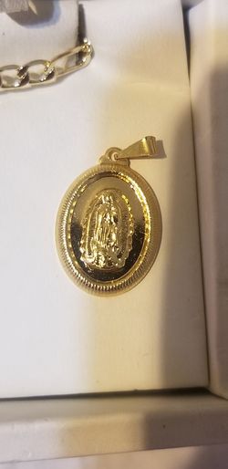 Cadena con dige de la virgen de guadalupe de oro laminado