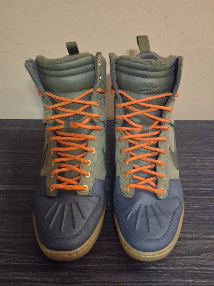 Nike Sky Hi Dunk Sneaker Boot 2.0 - Wm(Sz 11)