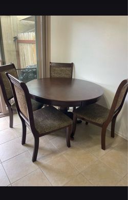 Round Wood Dining Table with 4 Chairs
