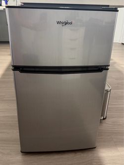 Whirlpool 3.1 cu ft Mini (fridge) Refrigerator Stainless Steel