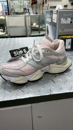 NEW BALANCE 9060 RUNNING SHOE
