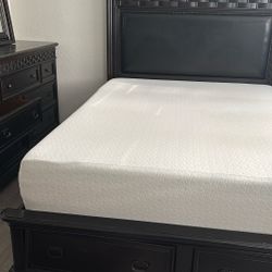 Queen Bedroom Set with One Nightstand And Dresser. Memory Foam Mattress Included