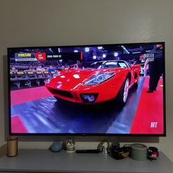 LG 60 inch tv with Wall Mount 