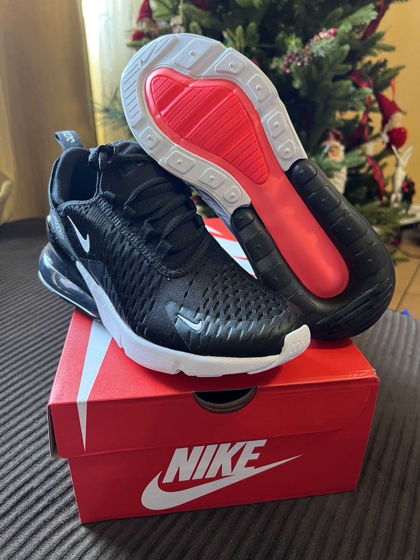 Brand New Nike Air Max 270 Black And White Size Youth, Not