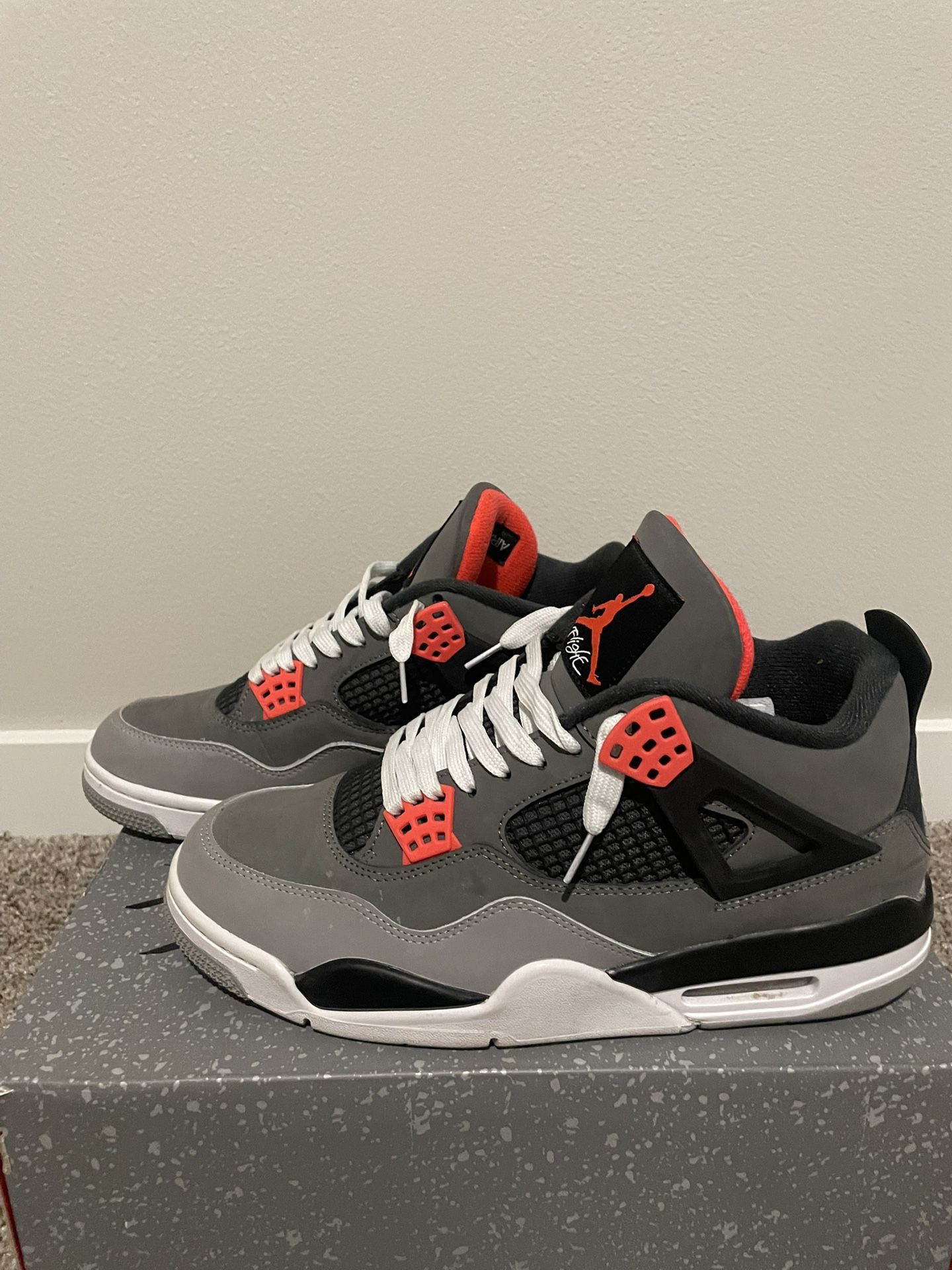 Jordan 4 Infrareds SIZE 10
