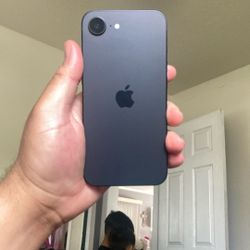 Apple iPhone 16e 128GB