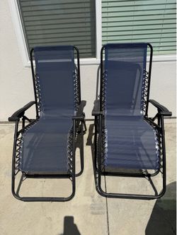 Set of zero gravity chairs