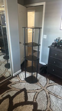 Corner bookshelf