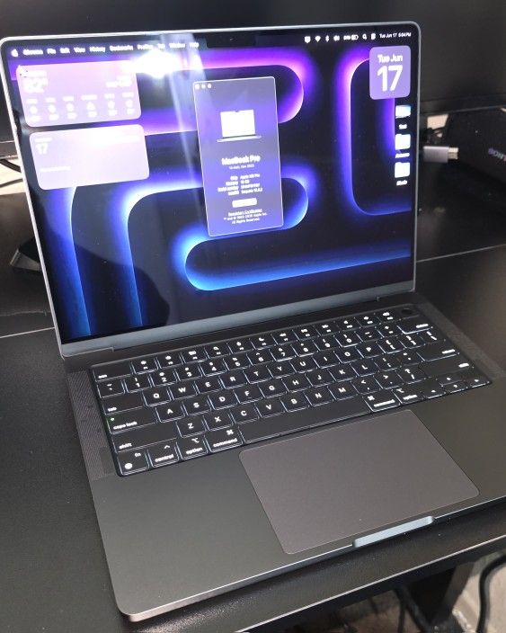 Apple MacBook M3 pro