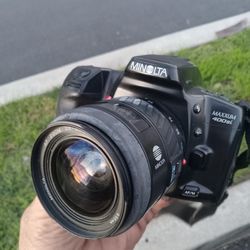 Minolta Maxxum 400Si 35mm Film SLR w/Minolta 28-80mm AF Lens WORKS GREAT 