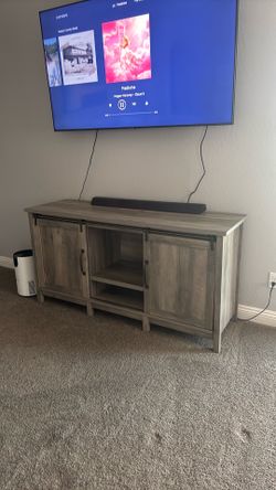 Entry/entertainment table