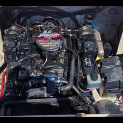 2000 Mariah 21 feet Deck Boat