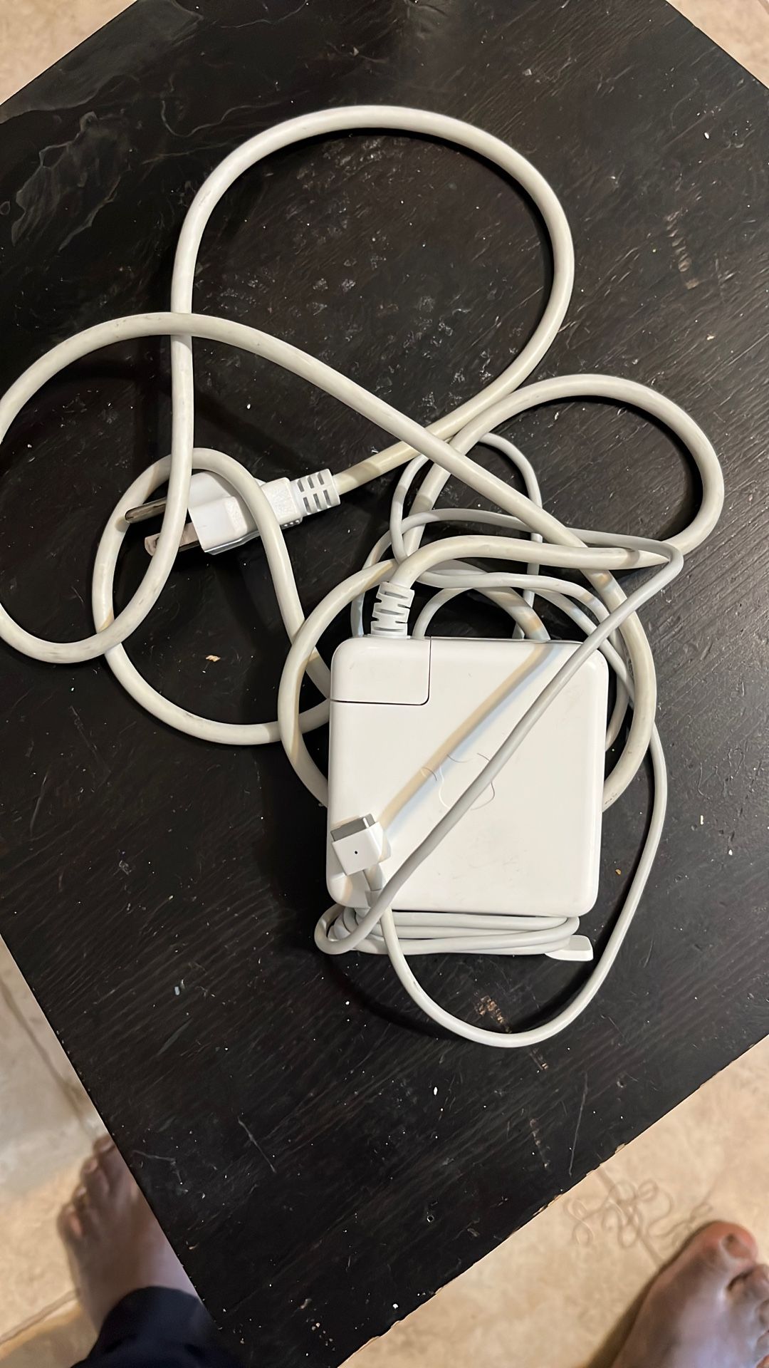 Genuine Apple 85W MagSafe Power Adapter A1222