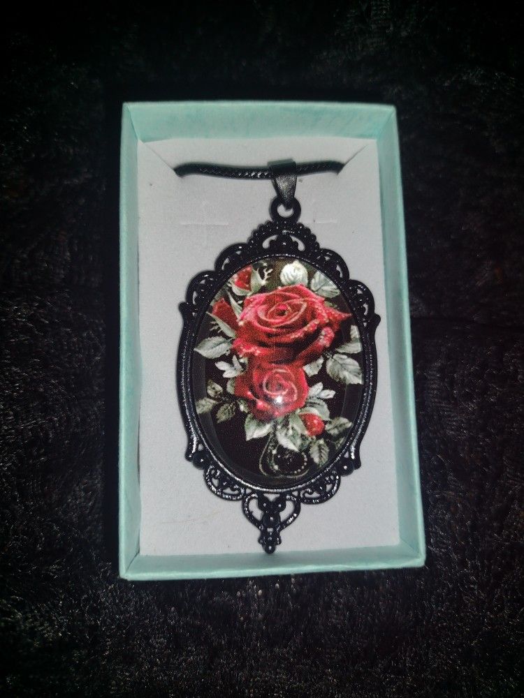 Beautiful Red Rose Cameo Pendant Necklace