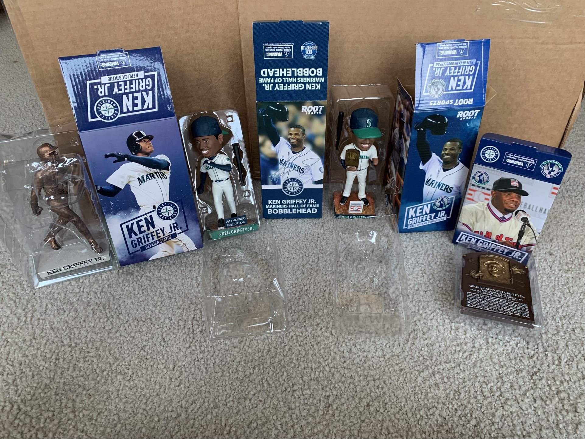 Lot Of 4 Ken Griffey Jr Bobblehead Hall Of Fame! Mariners HallNew In Box!