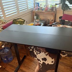 Office desk. Electric standing/sitting